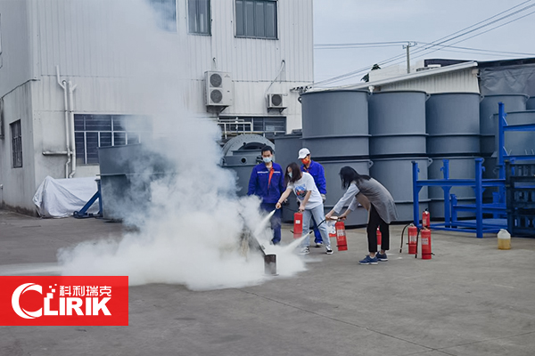 1652086087496636.jpg 消防演習2.jpg